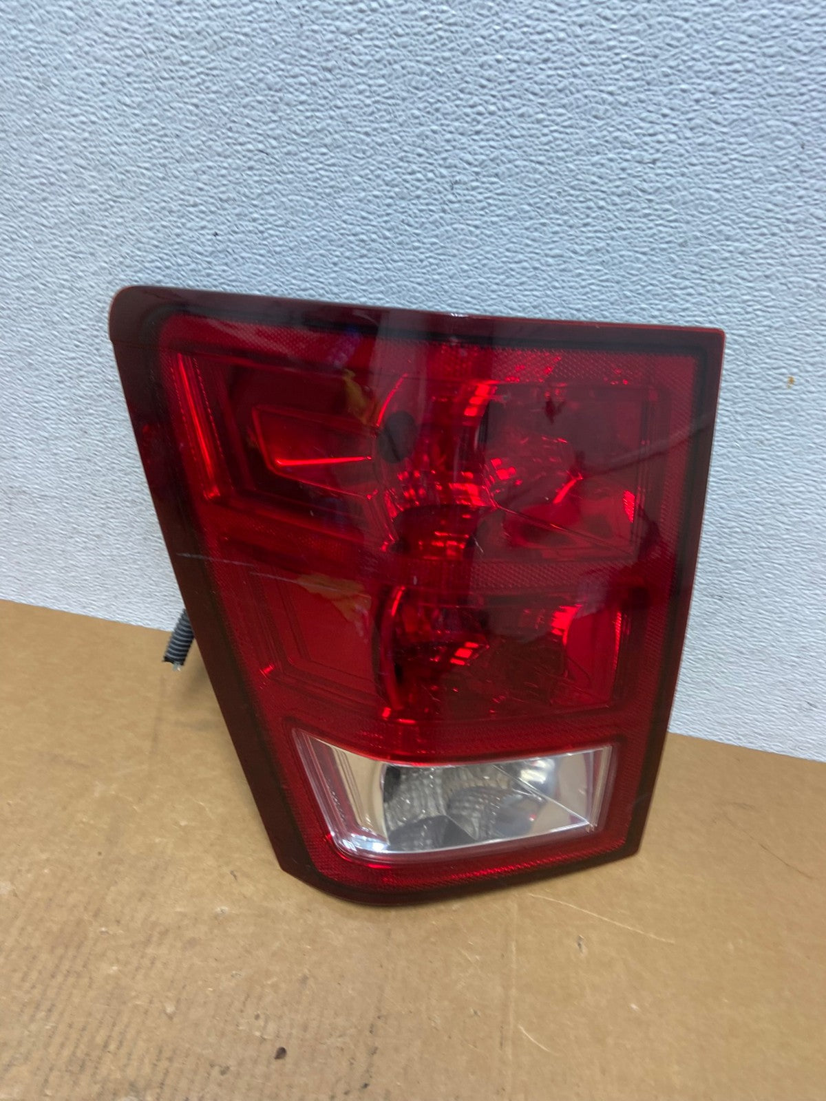 2005 to 2006 Jeep Grand Cherokee Left Driver Side Lh Tail Light AD9151 LK0