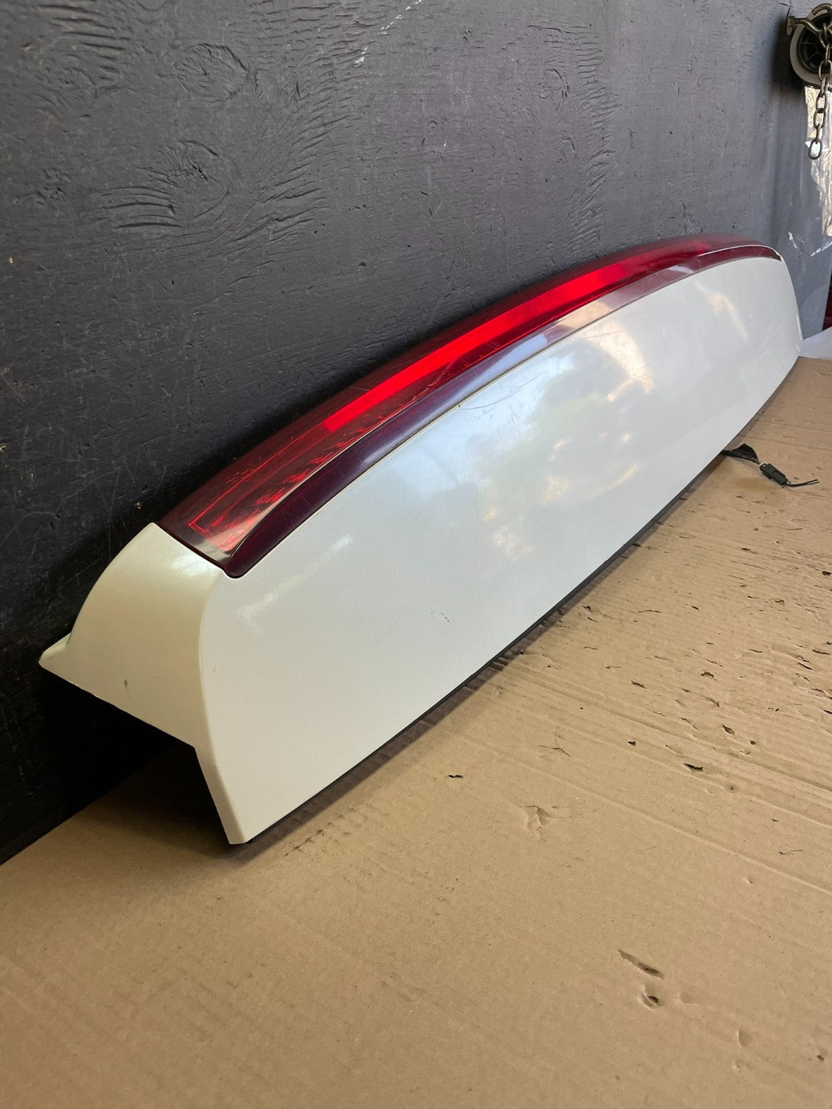 2007 - 2014 Cadillac Escalade Rear Upper Spoiler 3rd Third Brake Light AE0754 DG2