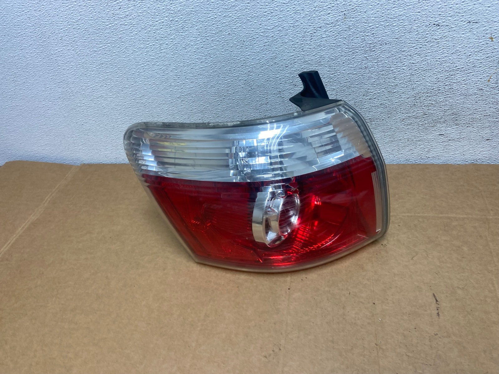 2007 to 2012 GMC Acadia Tail Light Left Driver Lh Side AD5299 LK0