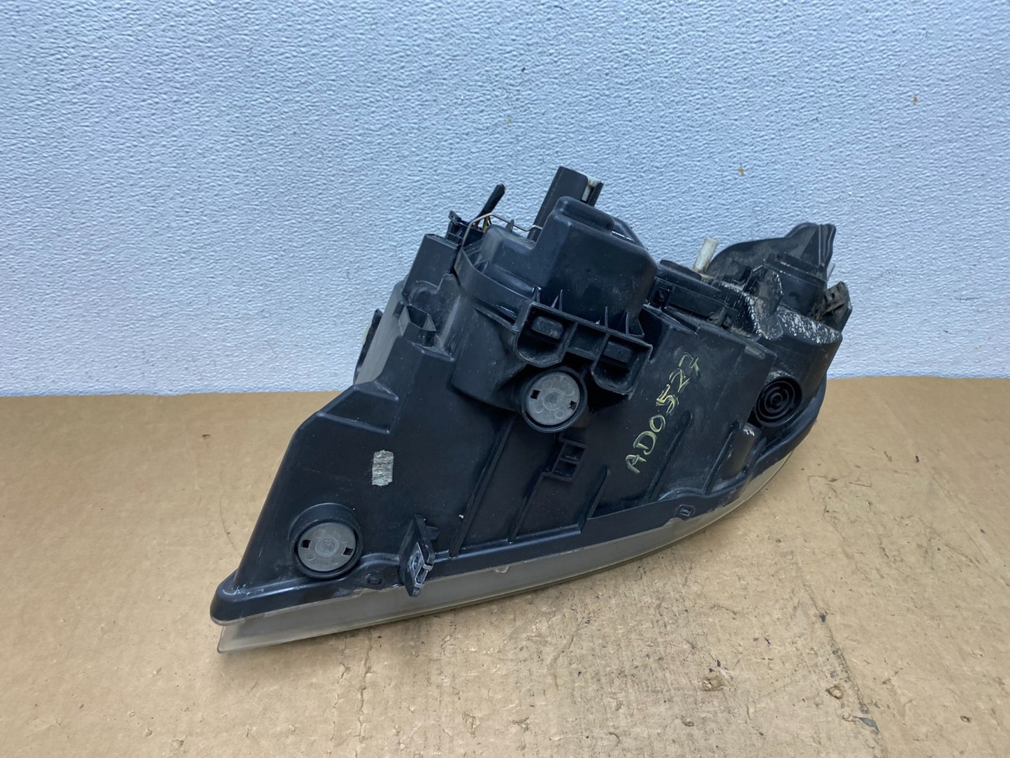 2009-2011 BMW 3 Series 328i 4/D Sedan Headlight Halogen Right Passenger AD05277