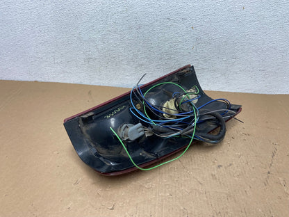 1999-2002 Chevrolet Silverado 1500 Right Passenger Side Tail Light AD8058 LK5