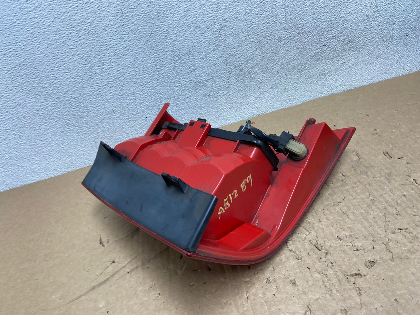 2002-2005 Mercedes ML350 ML-Class Left Driver Lh Side Tail Light AG1289 LK4