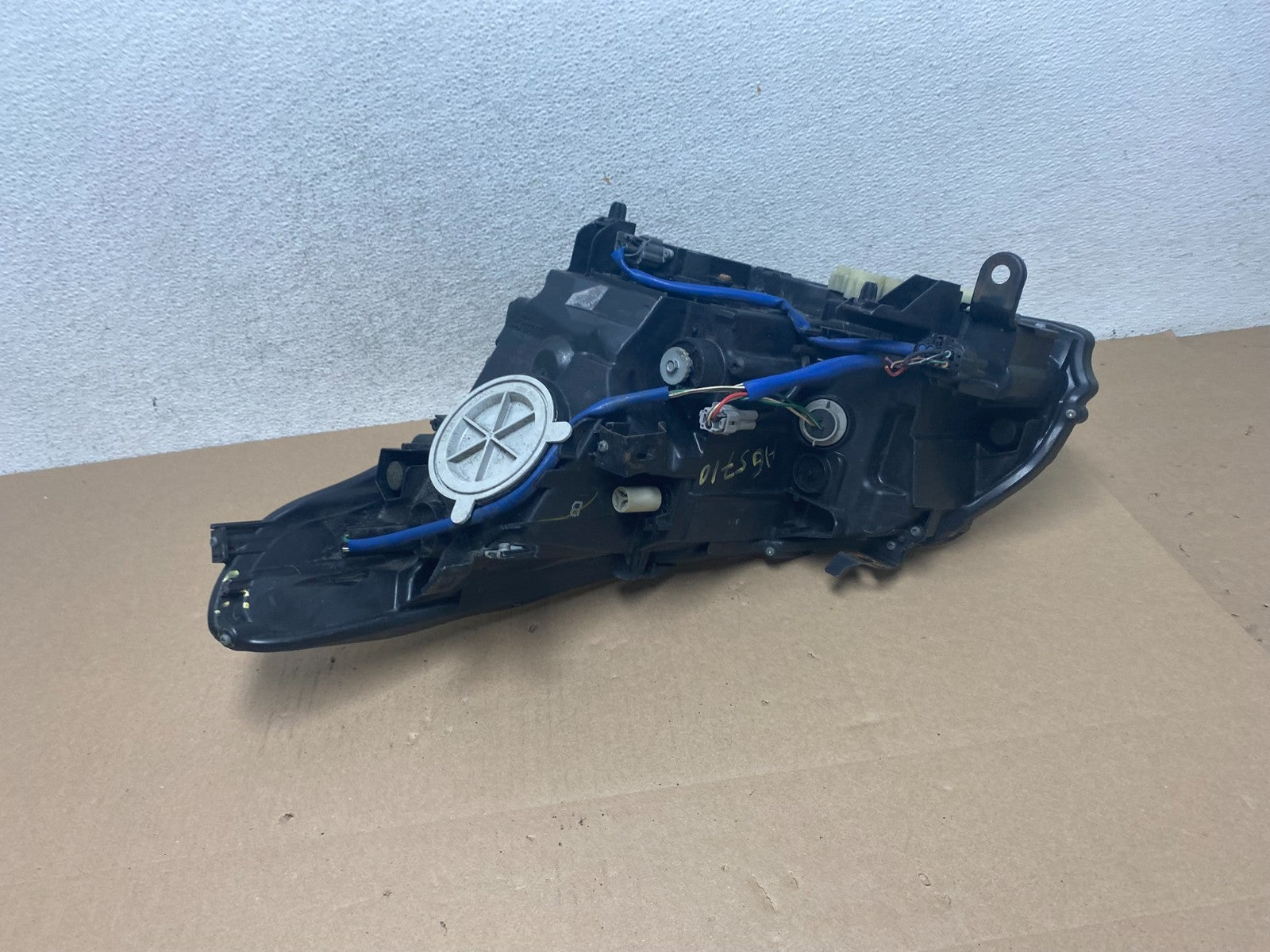 2010-2012 Infiniti G37 Right Passenger Side Xenon HID Headlight AG5710 DW6