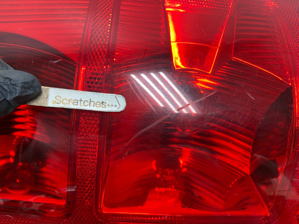2002 to 2006 Dodge Ram 1500 Right passenger Rh side Tail Light AH4367 LK3