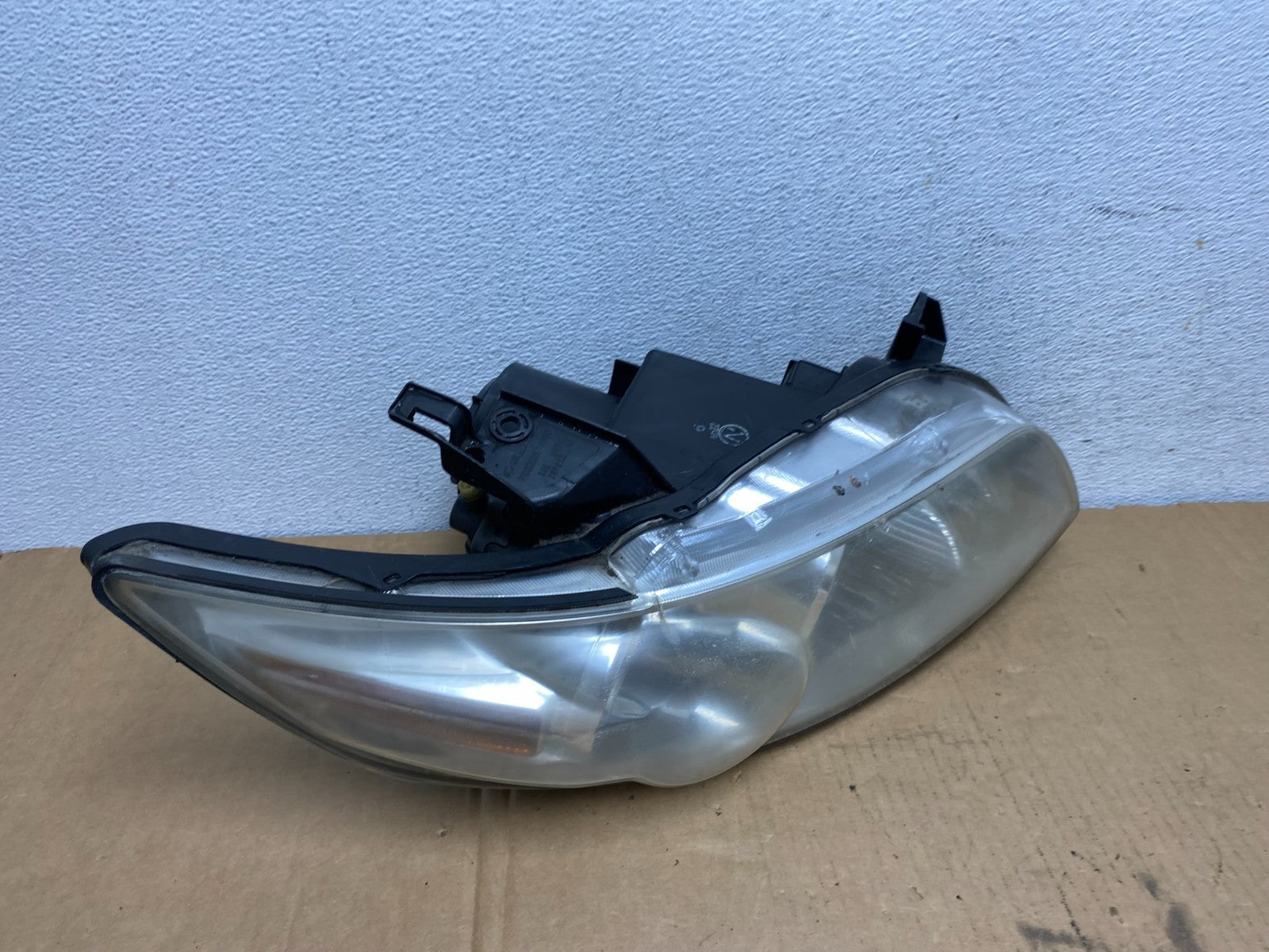 2004 to 2008 Infiniti Fx35 Hid Xenon Right Passenger Rh Headlight AD2673 DW2