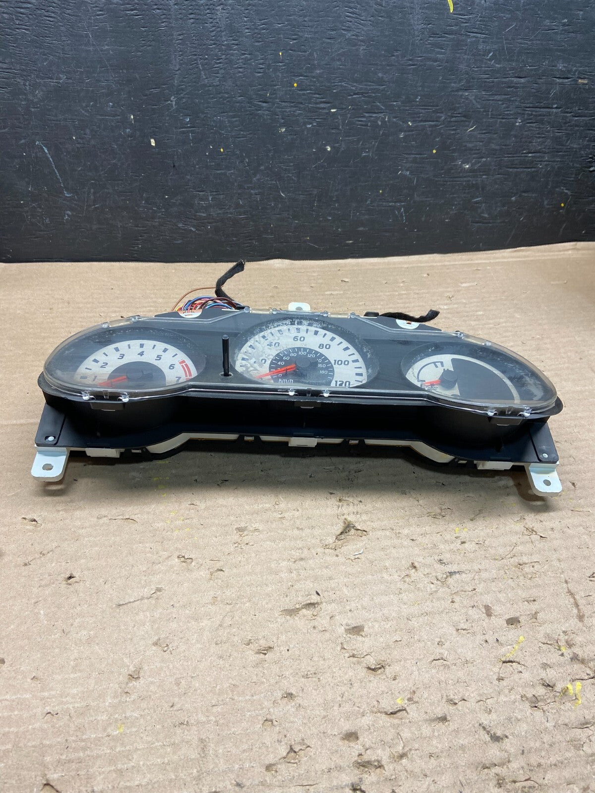 2003 2004 Nissan Xterra Frontier Speedometer Cluster Gauge J9532 DG6