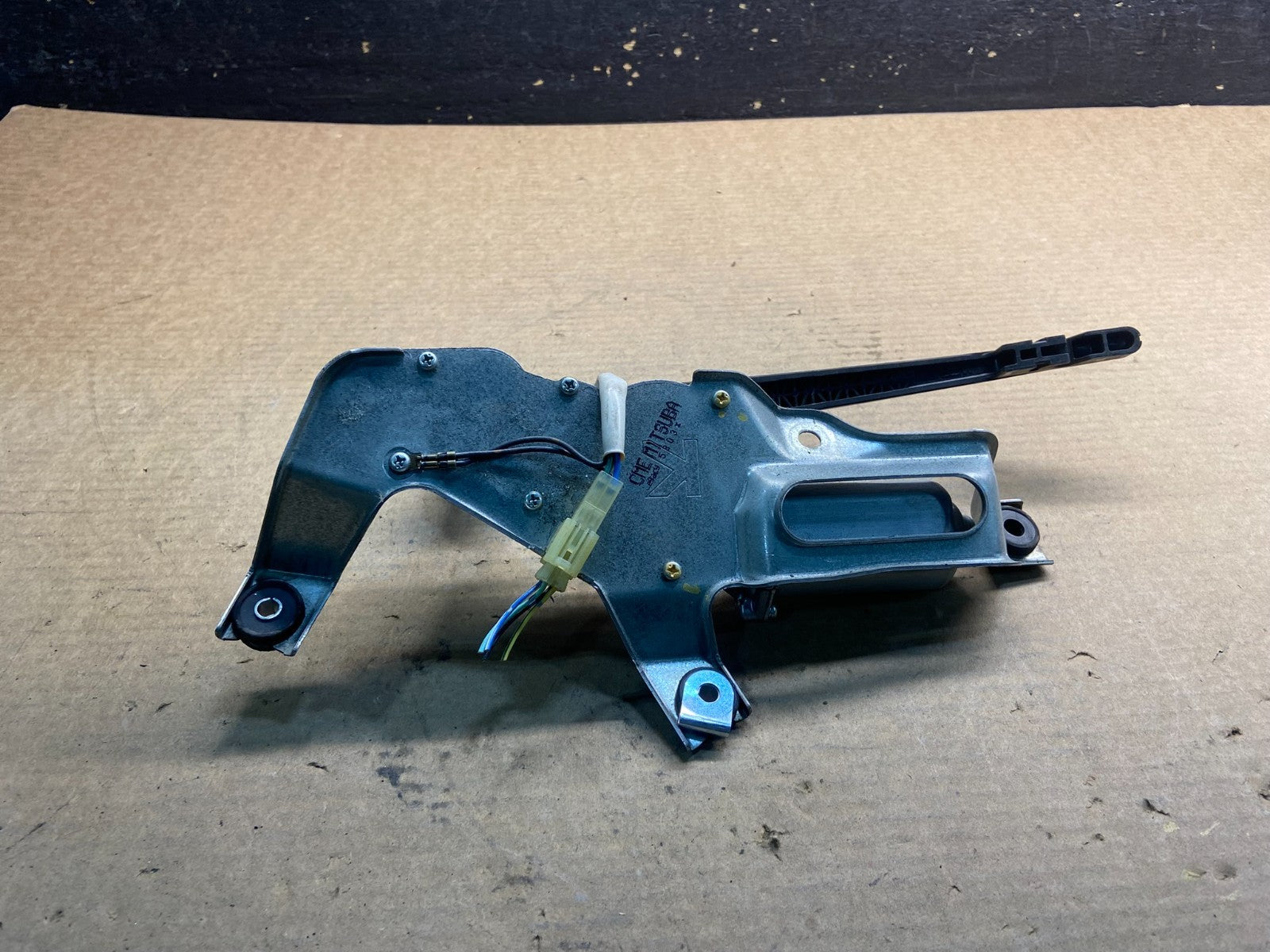 2005 to 2009 Subaru Legacy Outback Rear Windshield Wiper Motor AA06535