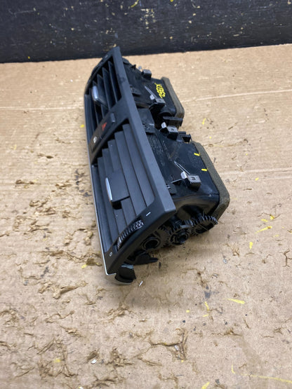 2007 to 2013 BMW X5 X6 Center Console Dash Air Vent OEM X1352 DG2