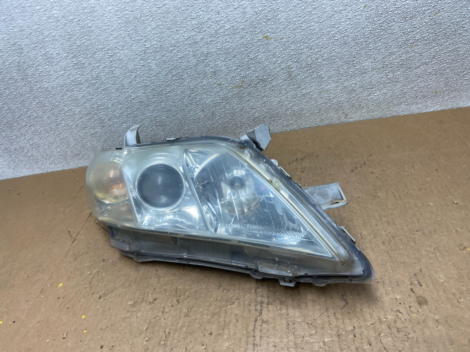 2007 - 2009 Toyota Camry Halogen Right Passenger Headlight Z8072 DW1