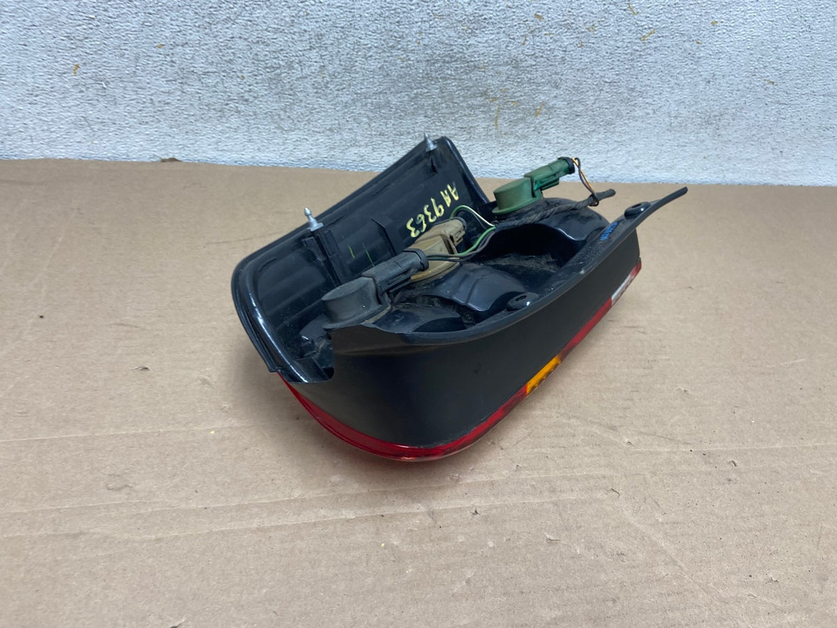 2001 to 2007 Ford Escape Left Driver Lh Side Tail Light AH9363 LK4