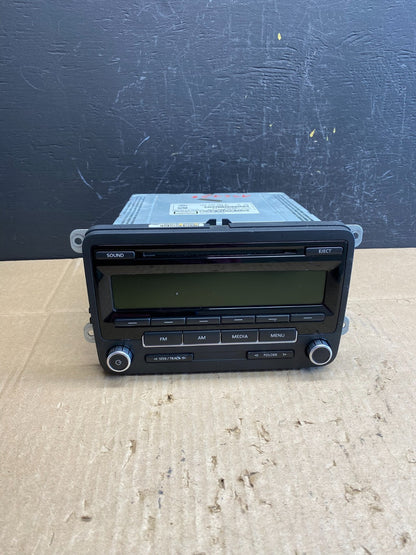 2011 to 2014 Volkswagen Passat Jetta Radio CD Player AM/FM AB9574 DG0