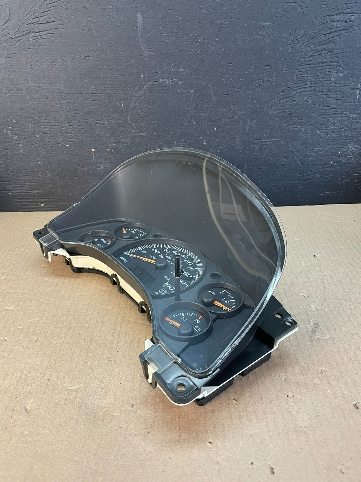 2004 to 2007 Chevrolet Express Speedometer Cluster Gauge AE3664 DG2