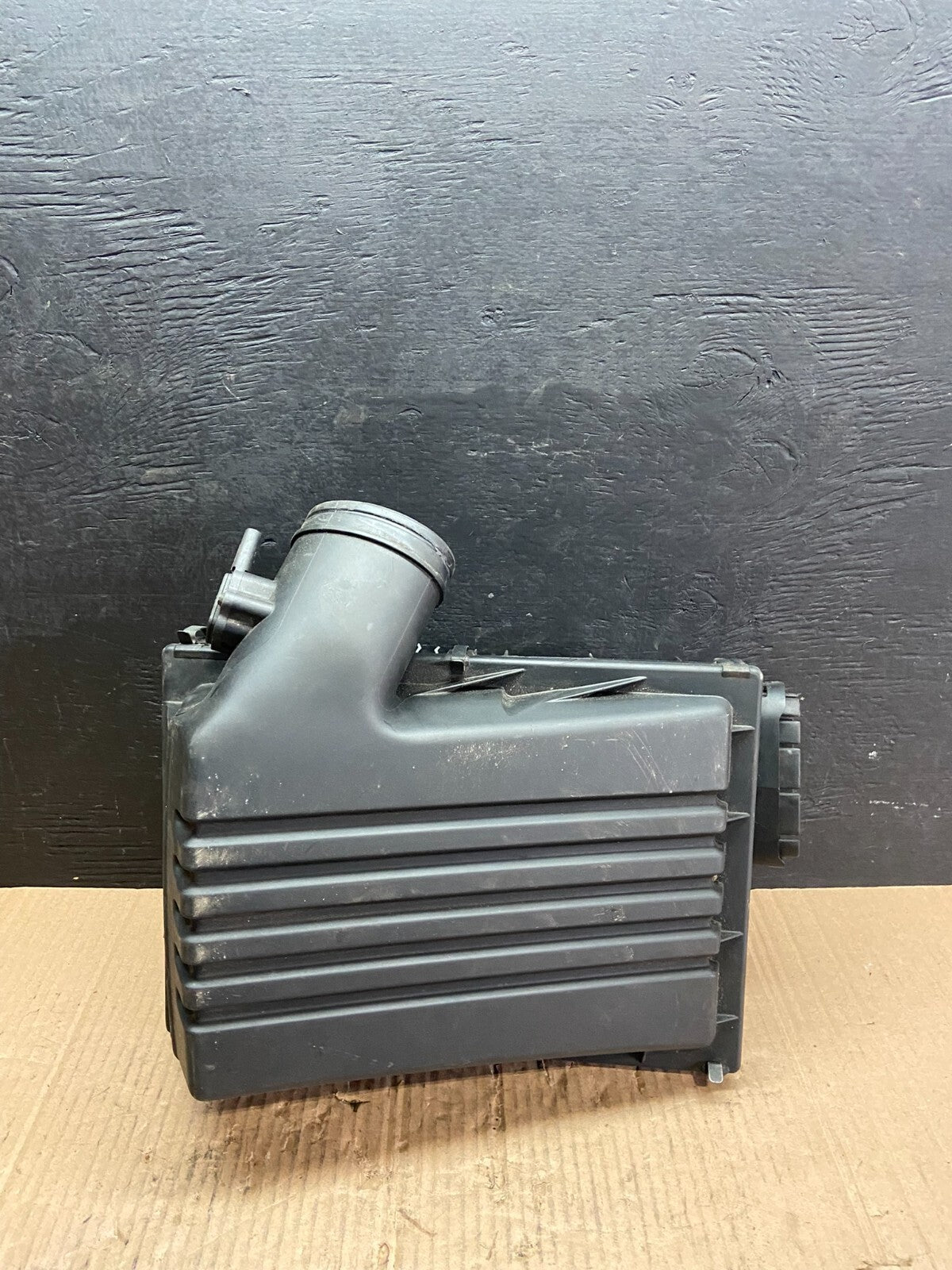 2007 to 2010 BMW X5 Air Intake Cleaner Filter Housing Box OEM A9446 DG14