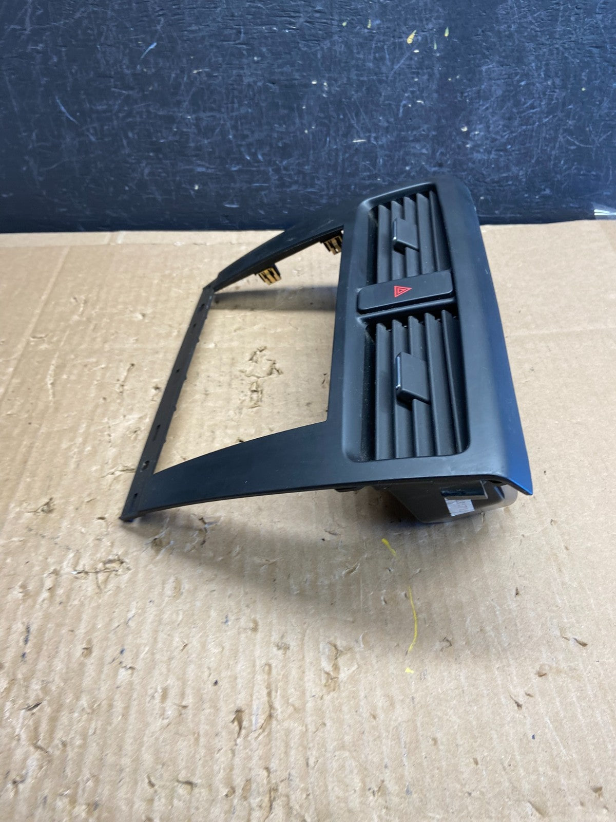 2007-2009 Suzuki XL7 XL-7 Center Radio Dash Trim Air Vent Bezel ad6798 DG2