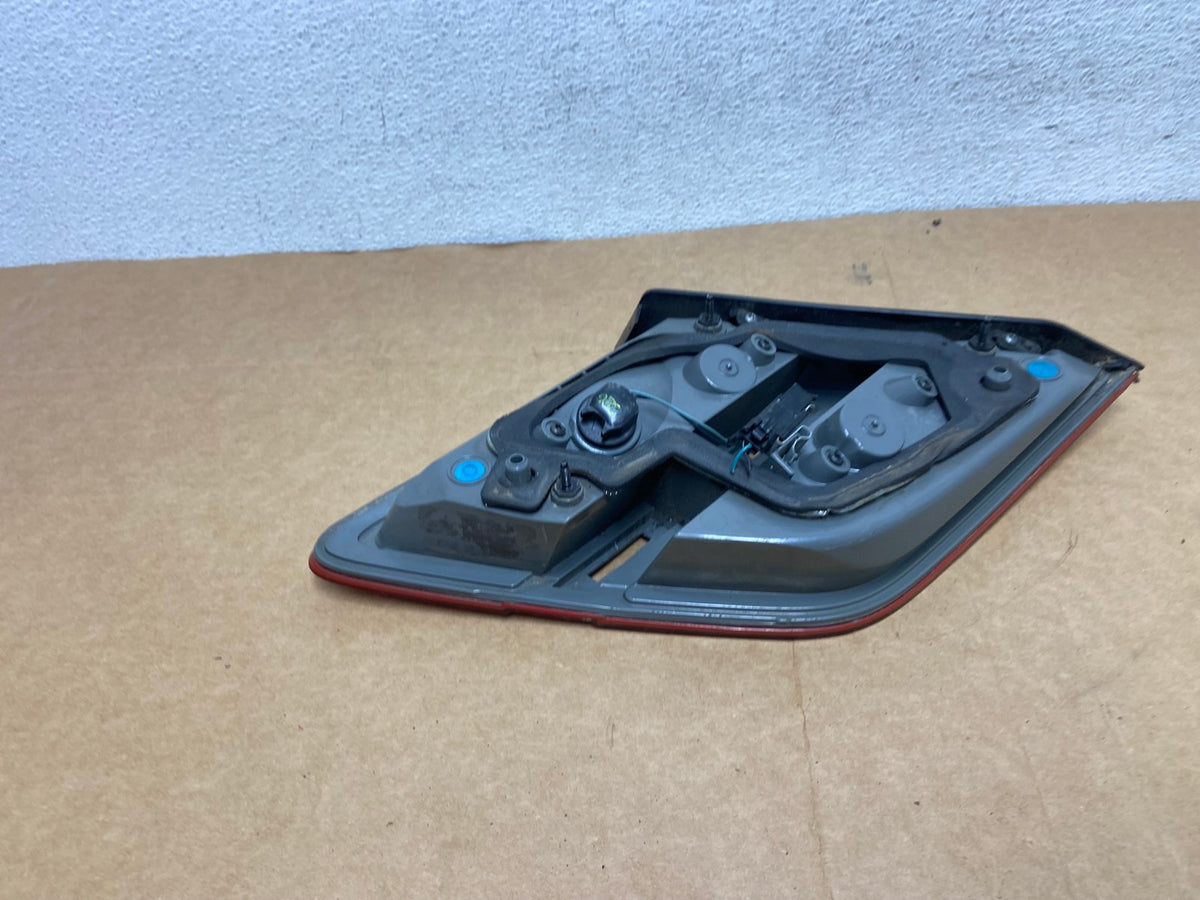 2013 to 2018 Ford Taurus Right Passenger Rh Side Tail Light Inner AD4415 LK5