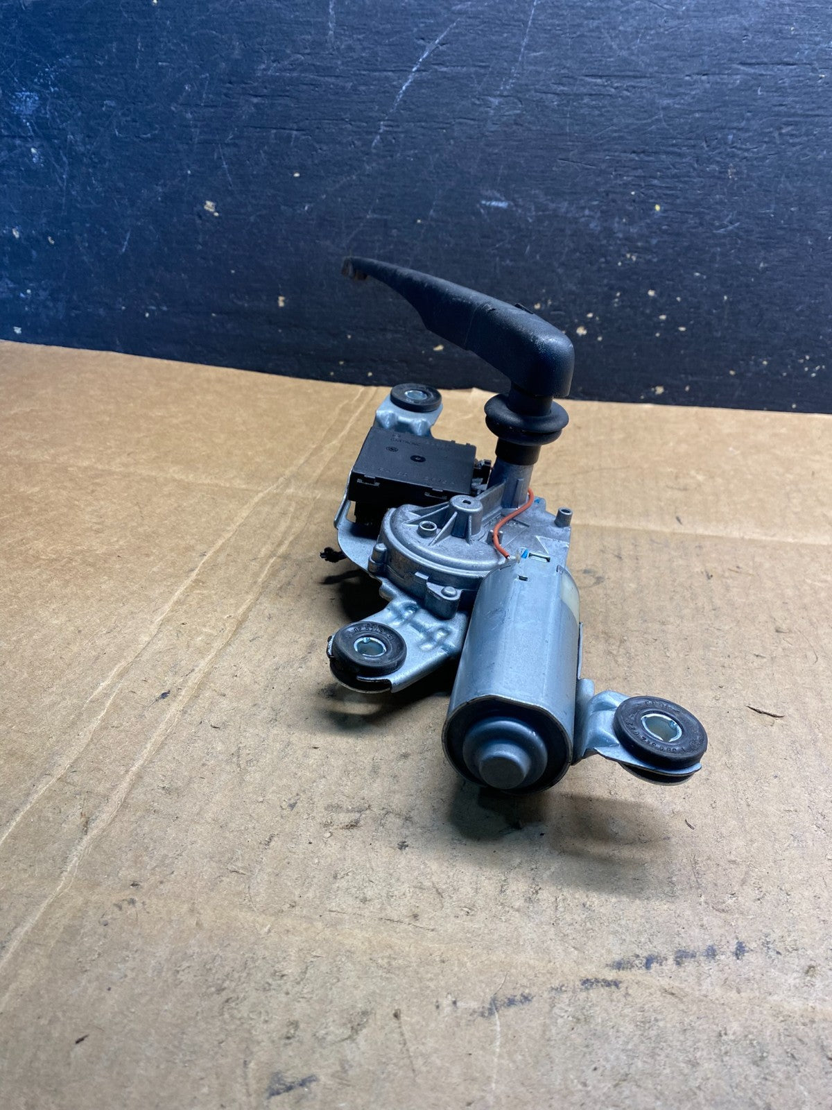 2004 to 2010 BMW X3 E83 Rear Windshield Wiper Motor OEM ab3787  DG4