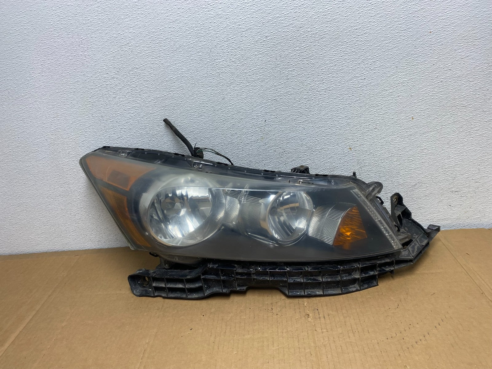 2008 to 2012 Honda Accord Sedan Right Passenger RH Headlight AD0743 DW0