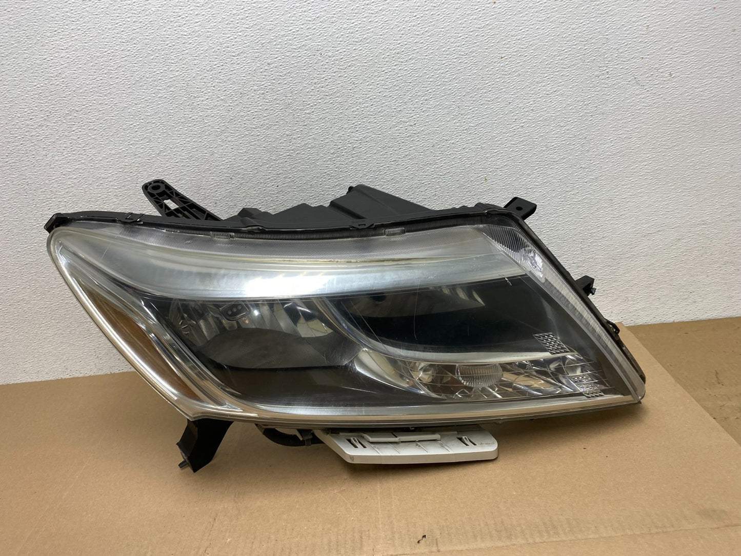 2013 to 2016 Nissan Pathfinder Right Passenger RH Side Headlight AE6631 DW0