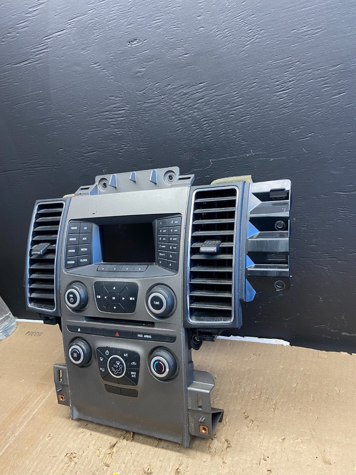 2014-2018 Ford Taurus Front Center Console Climate Radio Control Panel ab5844 DG2