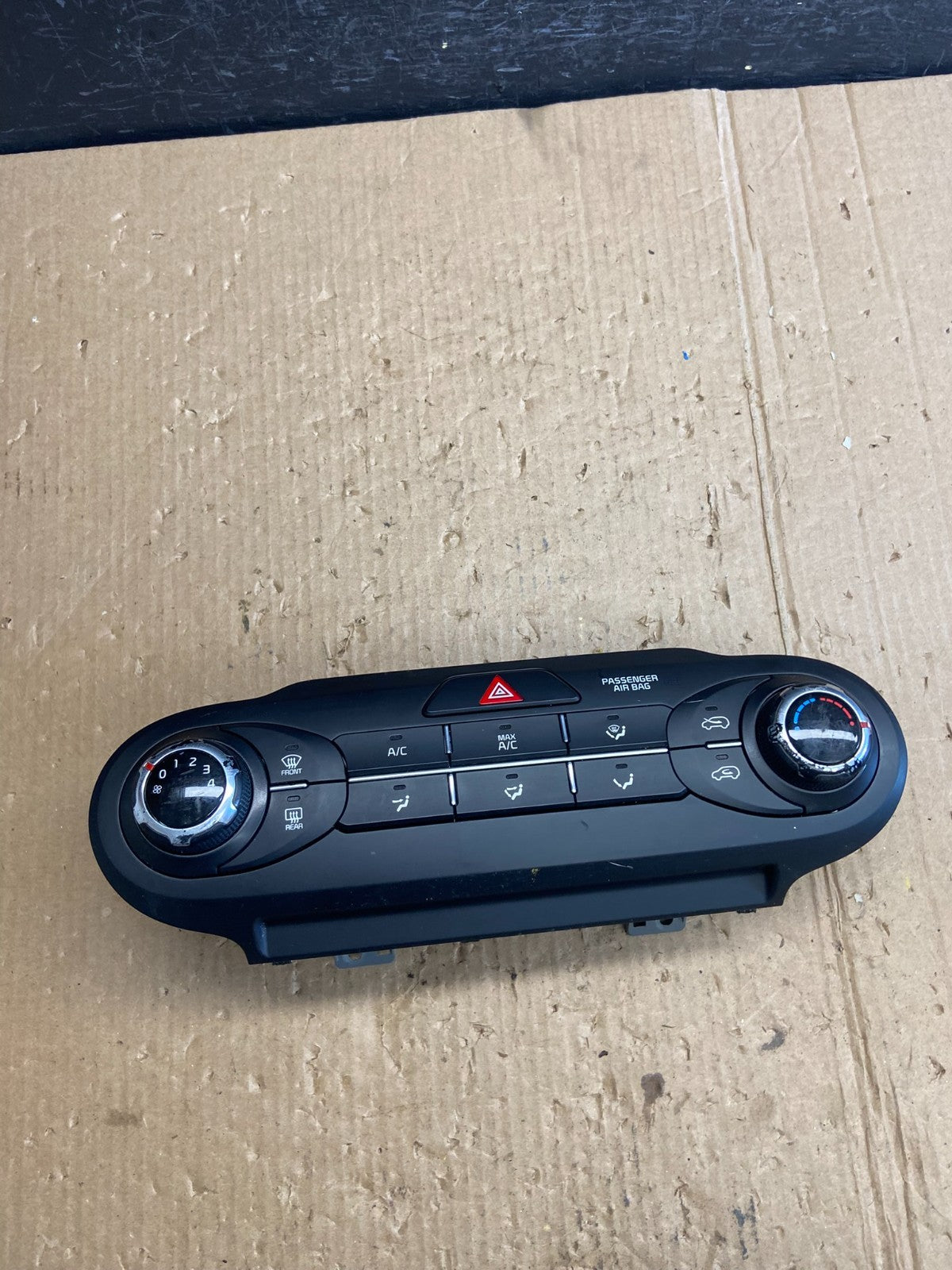 2016 to 2018 Kia Sorento Temperature AC Climate Control 97250-C5XXX AE4115 DG0