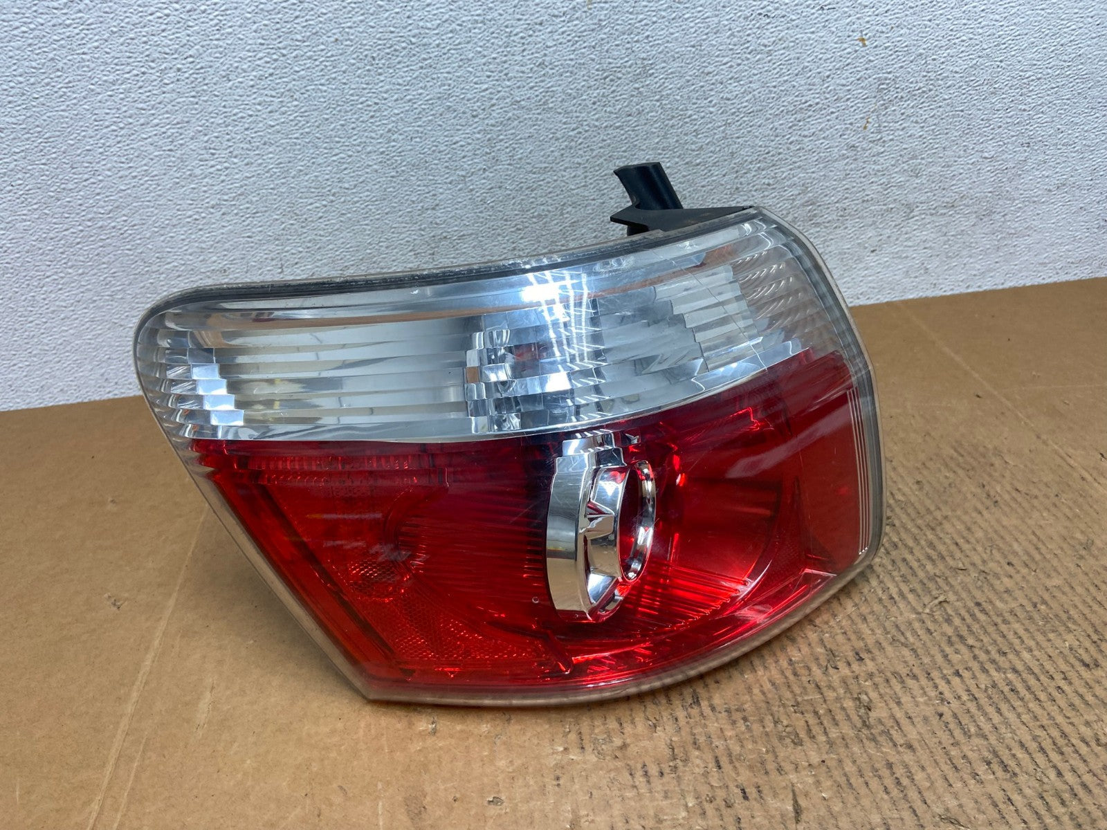2007 to 2012 GMC Acadia Tail Light Left Side Driver Lh AE1344 LK0
