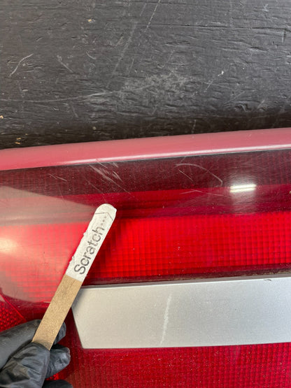 2003 2004 2005 Chevrolet Cavalier Rear Trunk LID Center Tail Light Oem AB7987 DG3