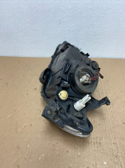 2001 to 2003 Mazda Protege Right Passenger RH Side Headlight OEM AB6650 DW6