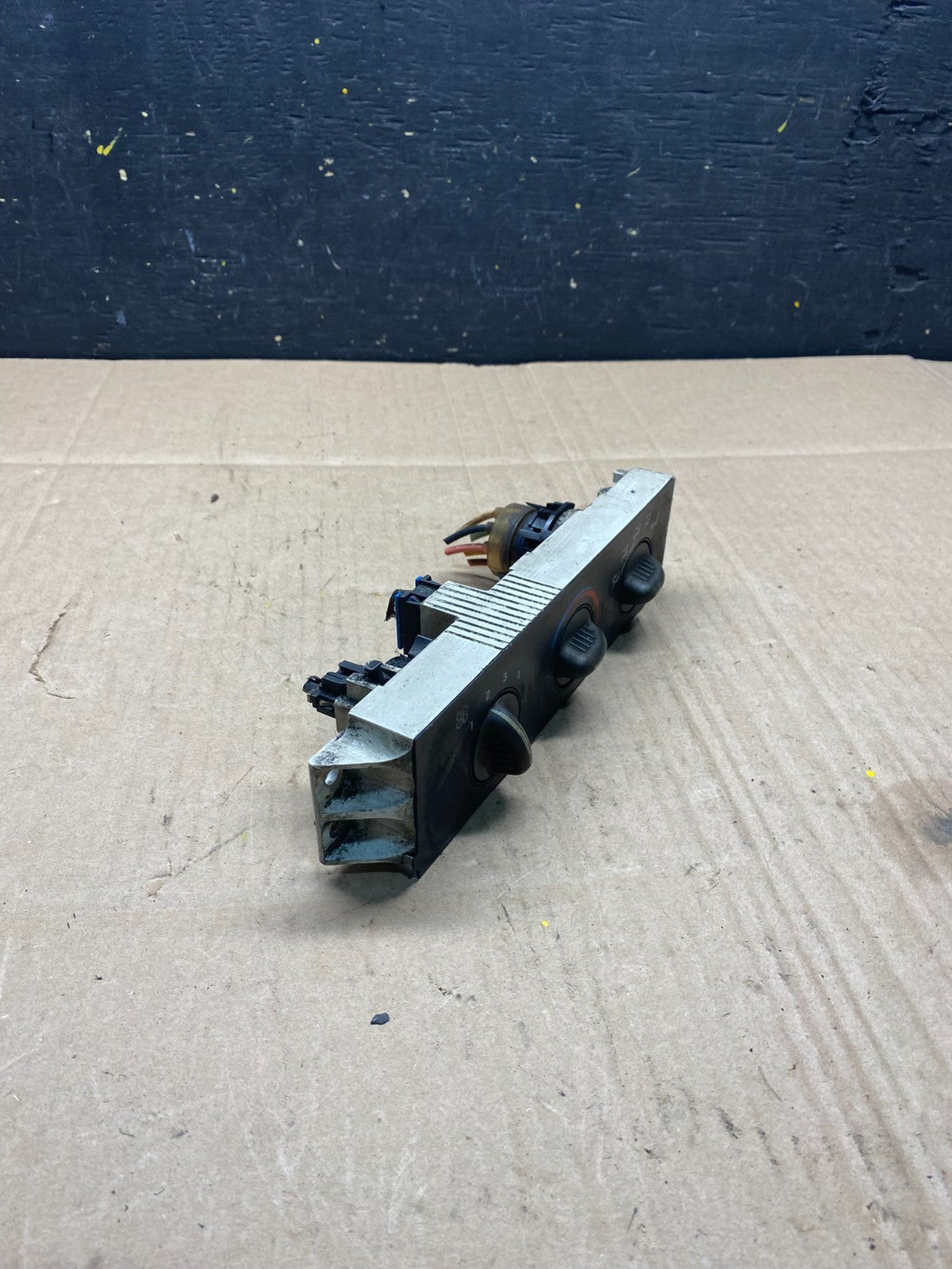 2001 - 2007 GMC Chevrolet Express 1500 Climate Control A/C P2019 DG1