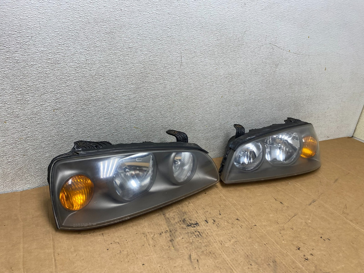 2004 2005 2006 Hyundai Elantra Left+Right Set Halogen Headlights T2222 DW2