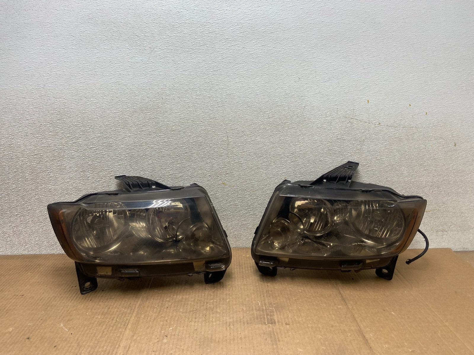 2011-2013 Jeep Grand Cherokee Left+Right Halogen Headlights AA6222 DW0