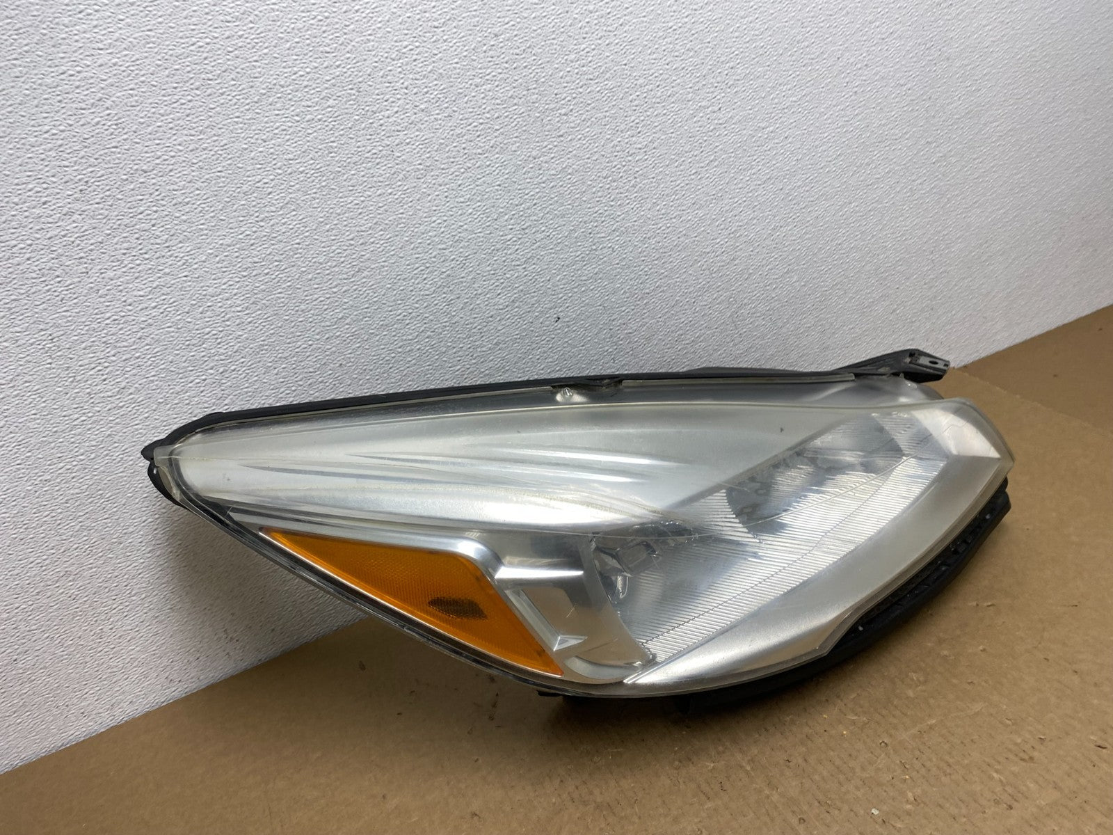 2013 - 2016 Ford Escape Headlight Right Passenger RH Side Halogen AC1211 DW2