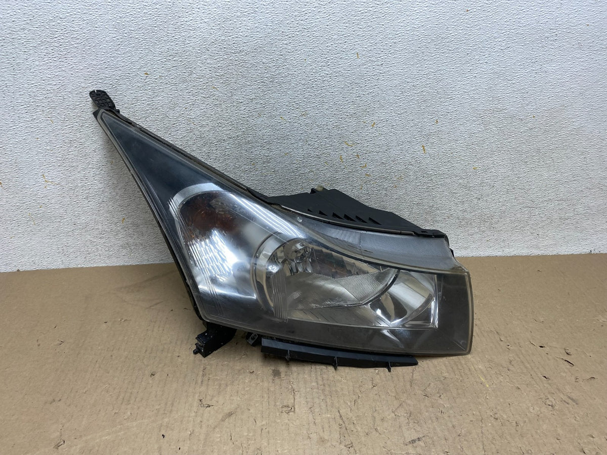 2011 to 2015 Chevrolet Cruze Halogen Right Passenger Rh Headlight AH7692 DW0