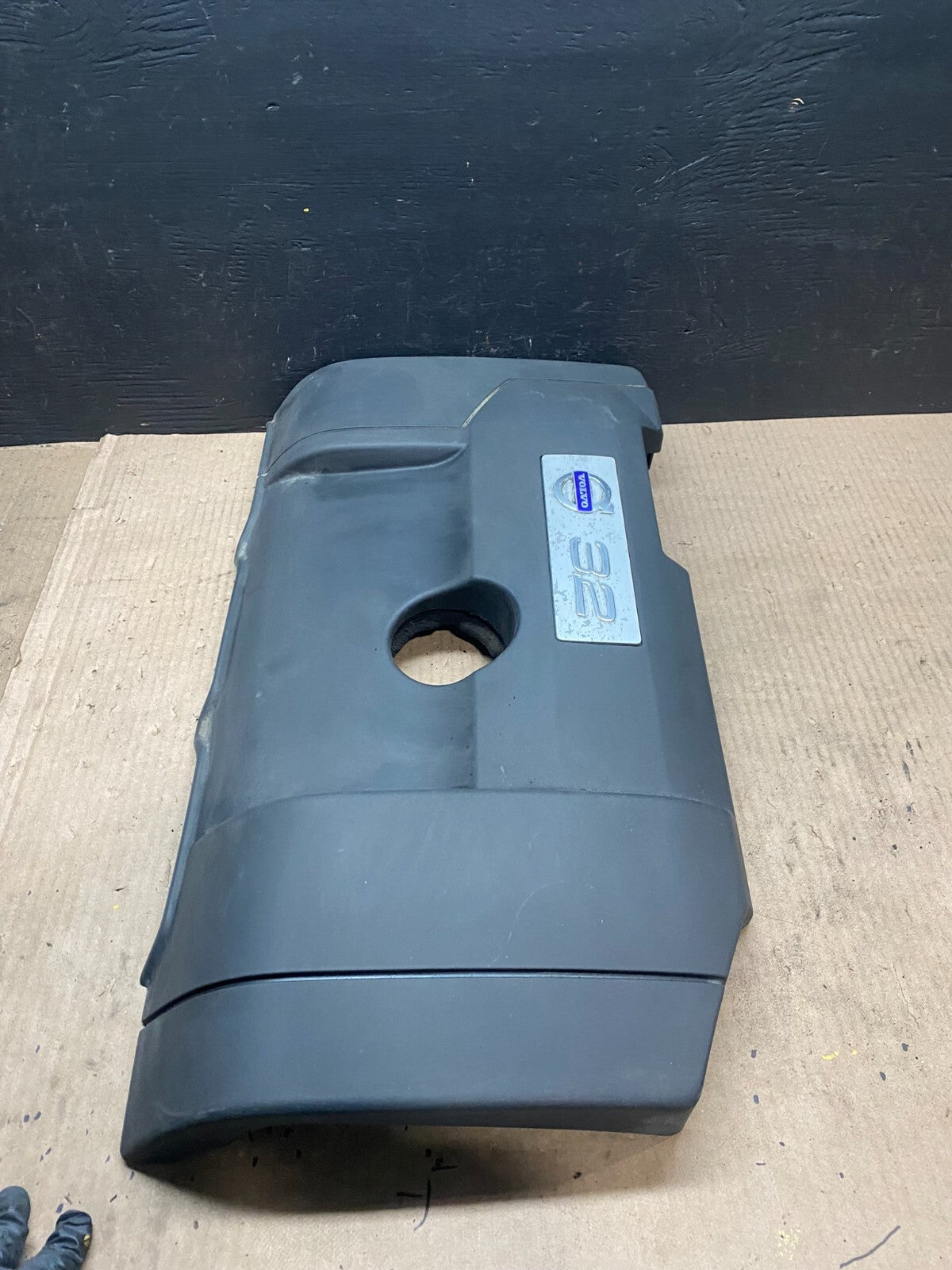 2007 to 2014 Volvo XC90 OEM 3.2L Upper Top Engine Motor Dust Cover Oem AC2330 DG3