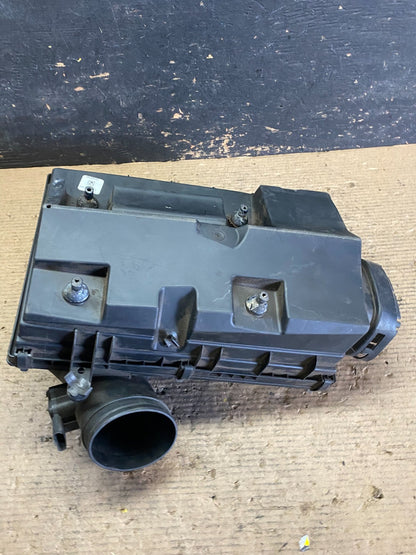 2007 to 2010 BMW X5 Air Intake Cleaner Filter Housing Box S3582 DG7