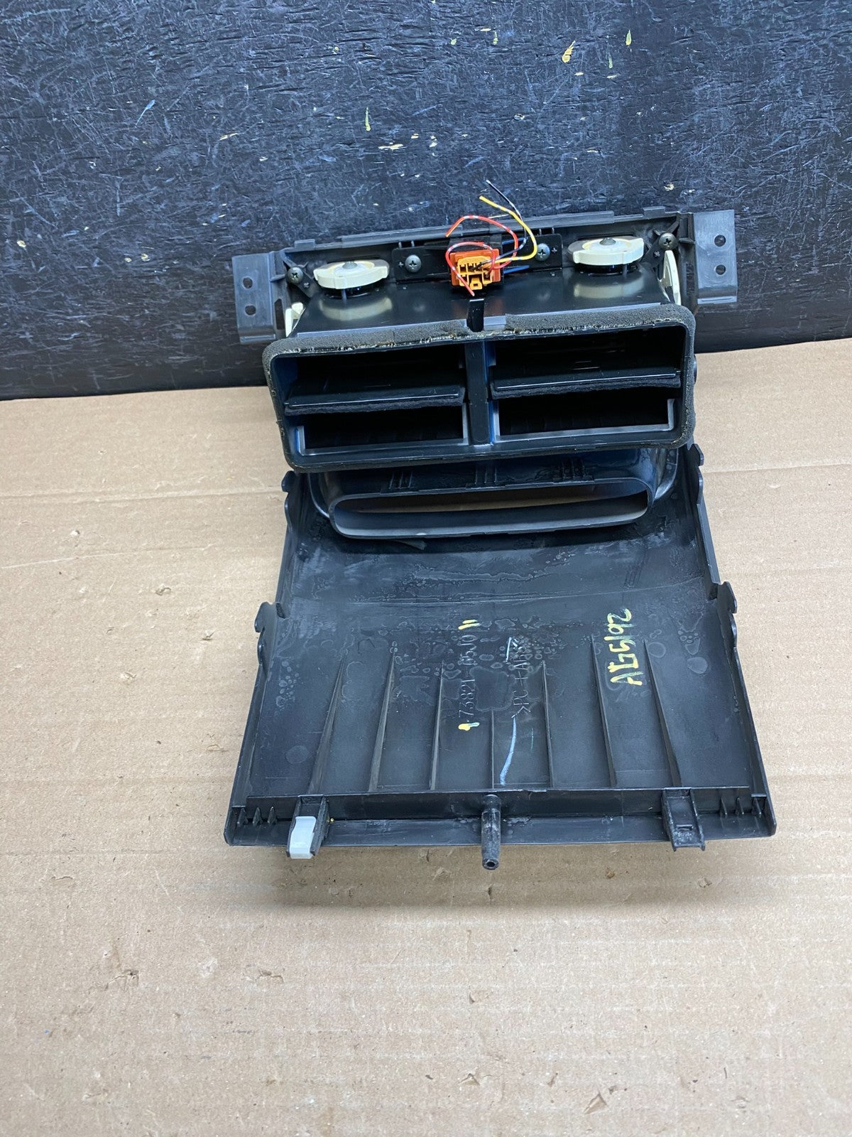 2006 2007 2008 Suzuki Grand Vitara Center Console Air Vent AG5192 DG4