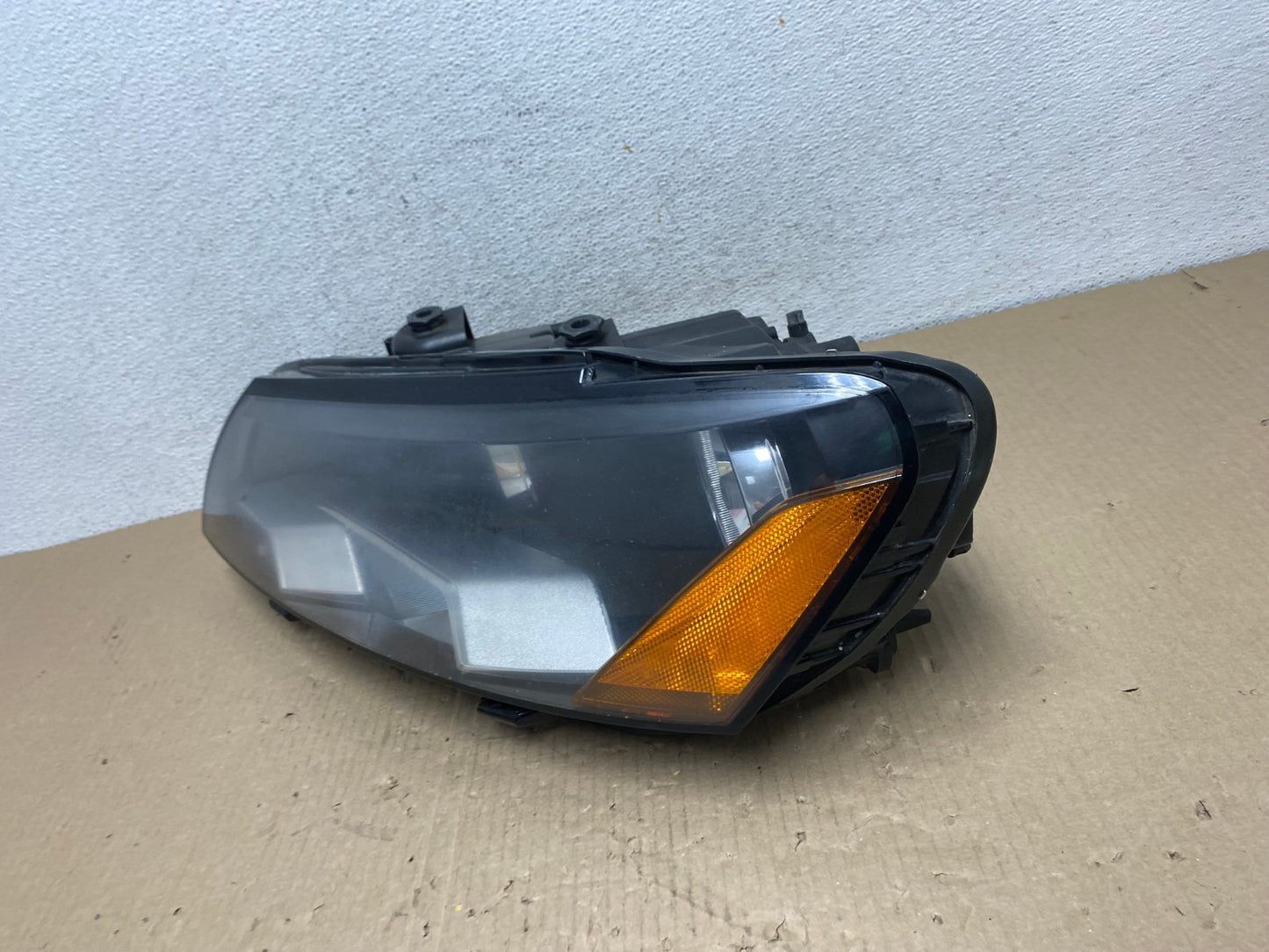 2012-2015 Volkswagen Passat Left Driver LH Side Halogen Headlight AE9617 LK1