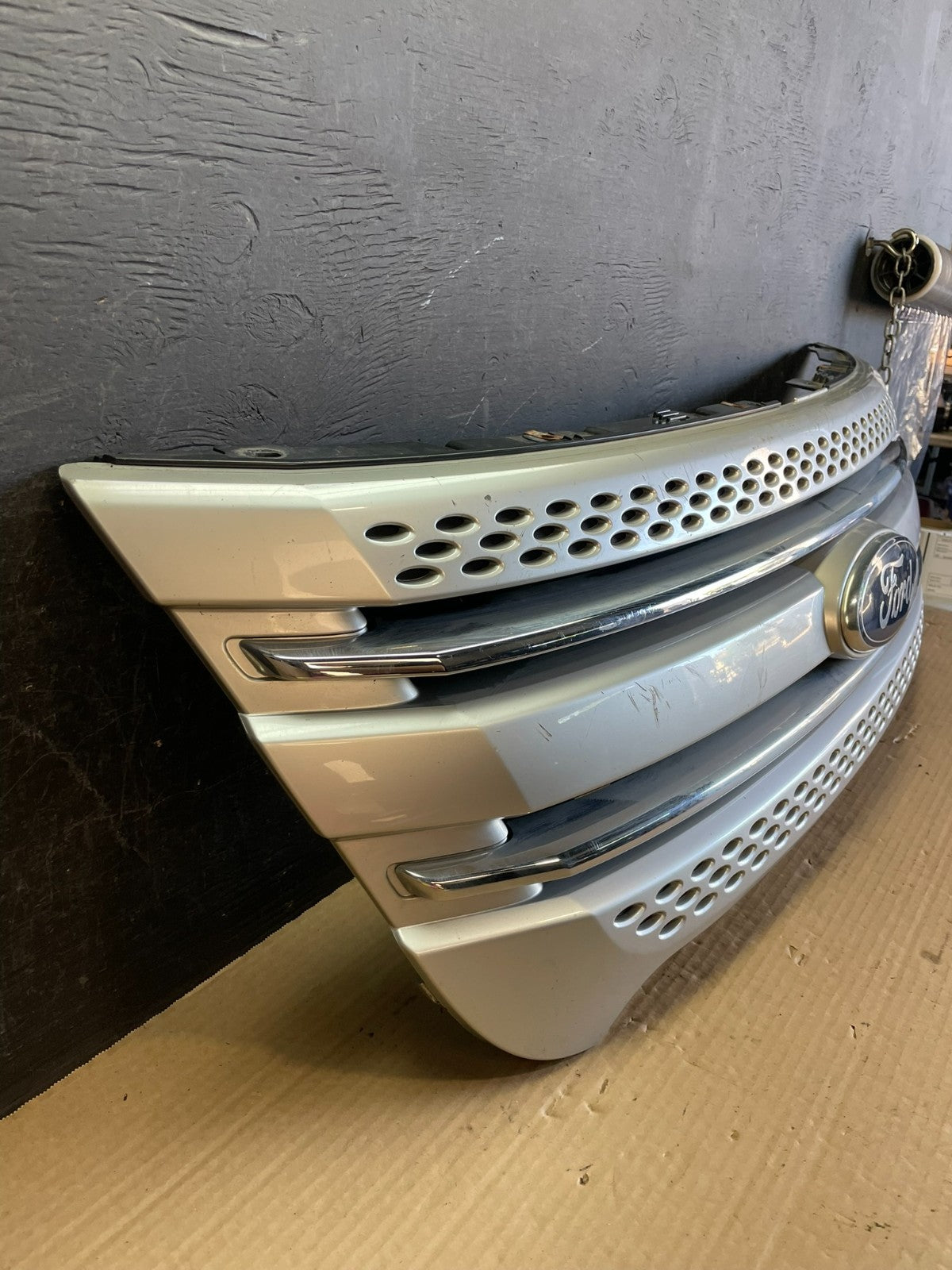 2011 to 2015 Ford Explorer Upper Front Grill Grille AF3471 DW2