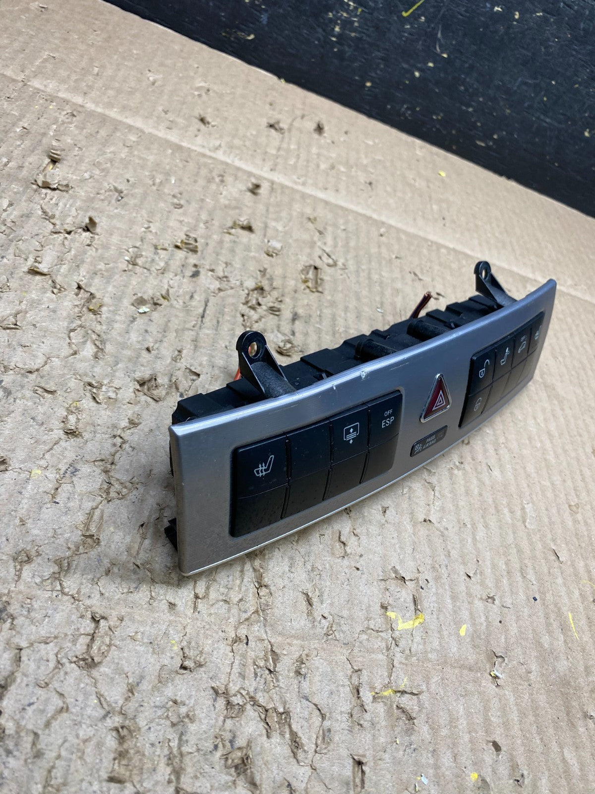 2005 - 2007 Mercedes C230 C240 Center Console Switch Control Unit V1704 DG1