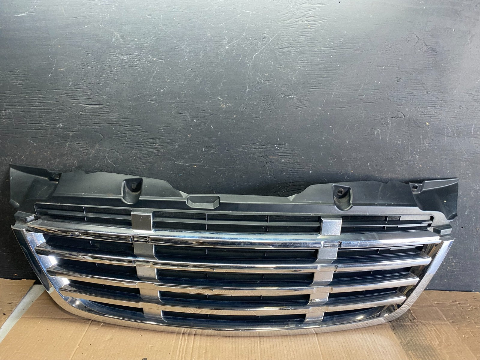 2009 to 2011 Freightliner Sprinter Front Upper Chrome Grill Grille Q0530 DG0