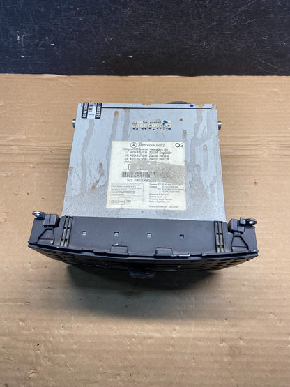 2008-2011 Mercedes W204 C300 C350 Navi Command Radio DVD CD Audio ae4606 DG3
