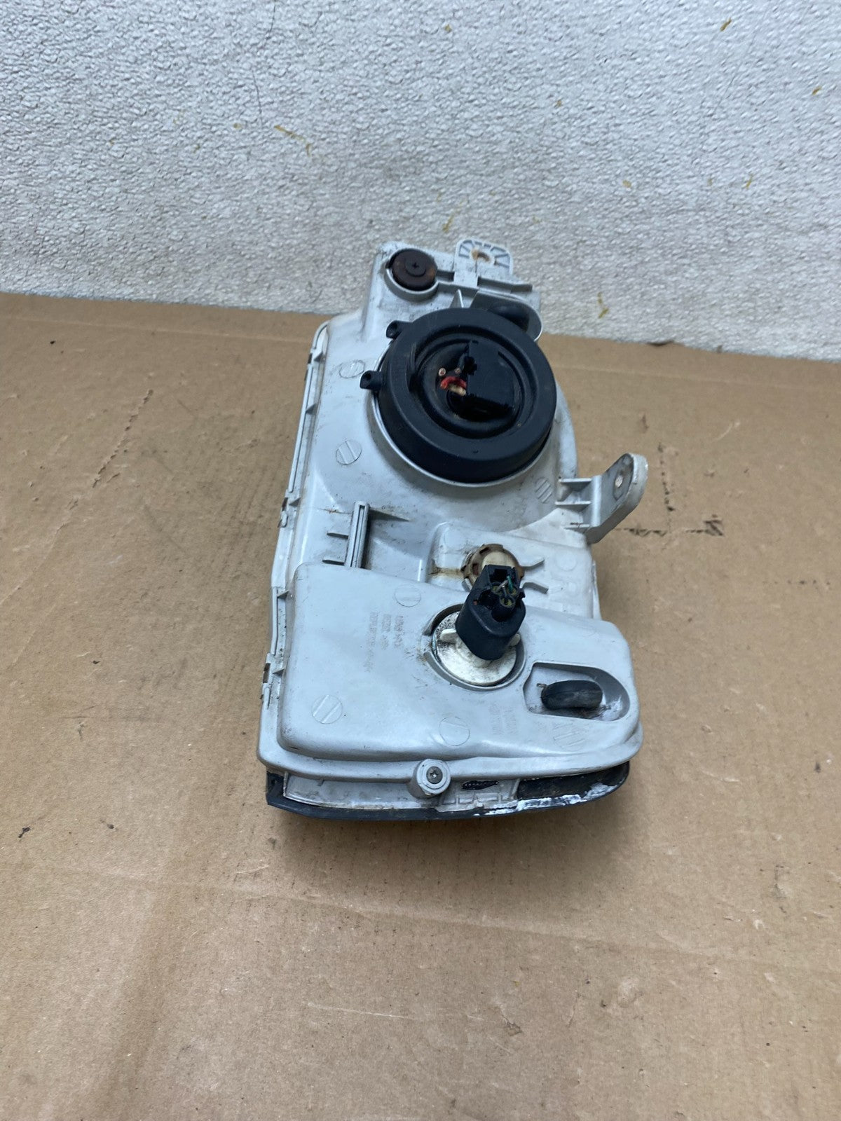 2000-2002 Hyundai Accent Right Passenger Halogen Headlight S0286 DW7