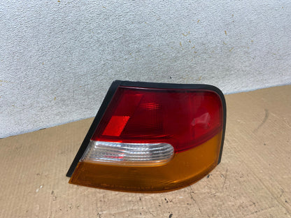 1998 1999 Nissan Altima Right Passenger RH Side Tail Light AI8225 LK0