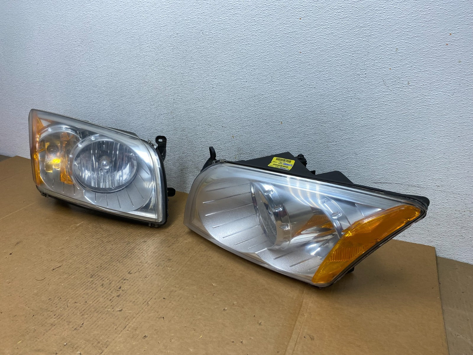 2007-2012 Dodge Caliber Left+Right Headlights Halogen TYC AE0582 DW1