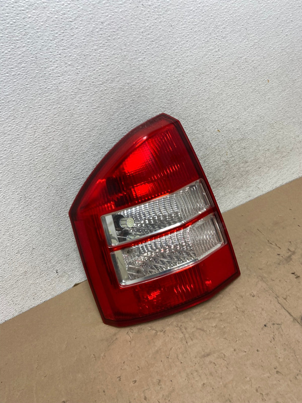 2007 2008 2009 2010 Jeep Compass Left Driver LH Side Tail Light AG5673 LK2