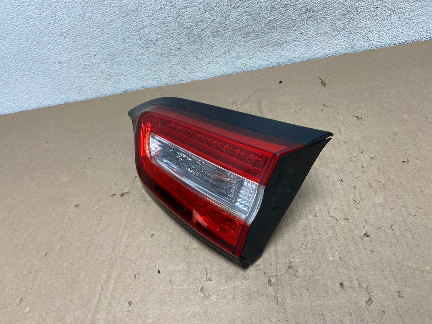 2014 to 2018 Jeep Cherokee Right Passenger Rh Inner Tail Light AG6772 LK1