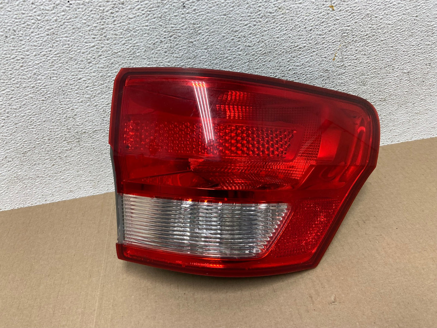 2011-2013 Jeep Grand Cherokee Right Passenger Side Rh Tail Light AE6909 LK0
