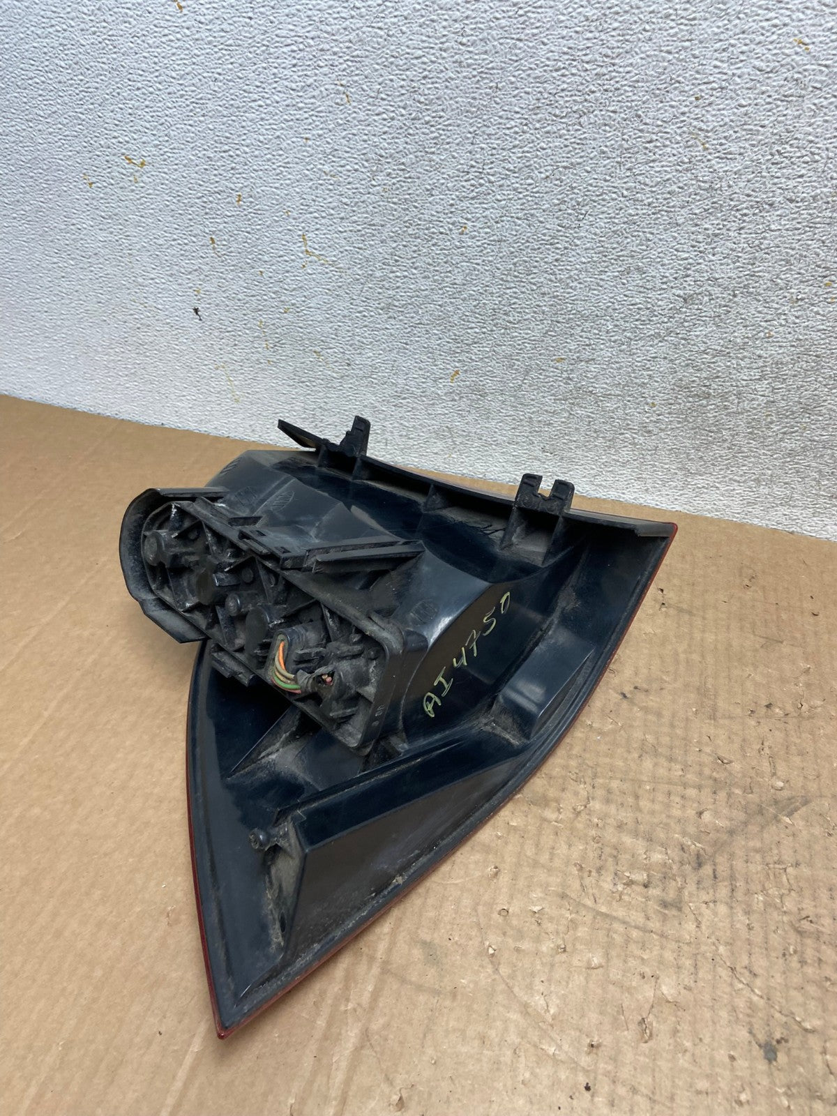 1998 to 2001 Mercedes ML320 ML-Class Right Passenger Rh Tail Light AI4750 LK7