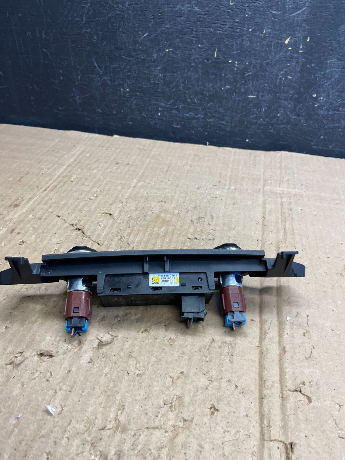 2007 - 2014 Chevrolet Tahoe Yukon Pedal Traction Control Switch AE1994 DG3