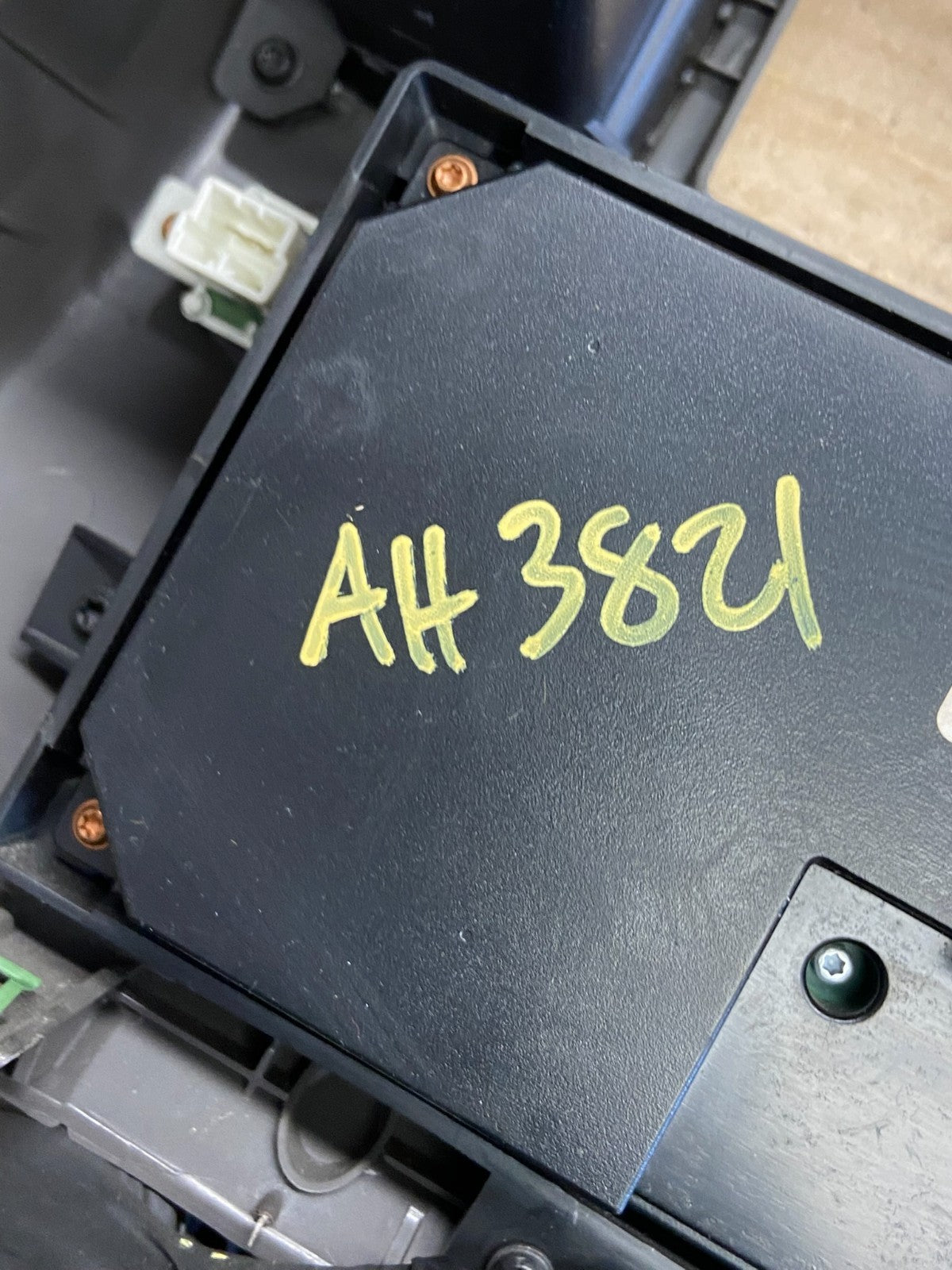 2005-2008 Nissan Pathfinder Radio A/C Heat Temperature Climate Control AH3821 DG8
