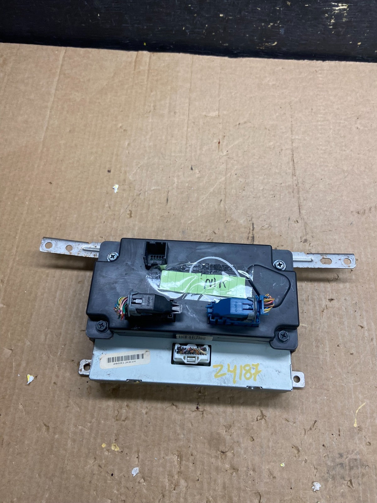 2008 to 2012 Nissan Armada QX56 Display Screen Information Z4187 DG3